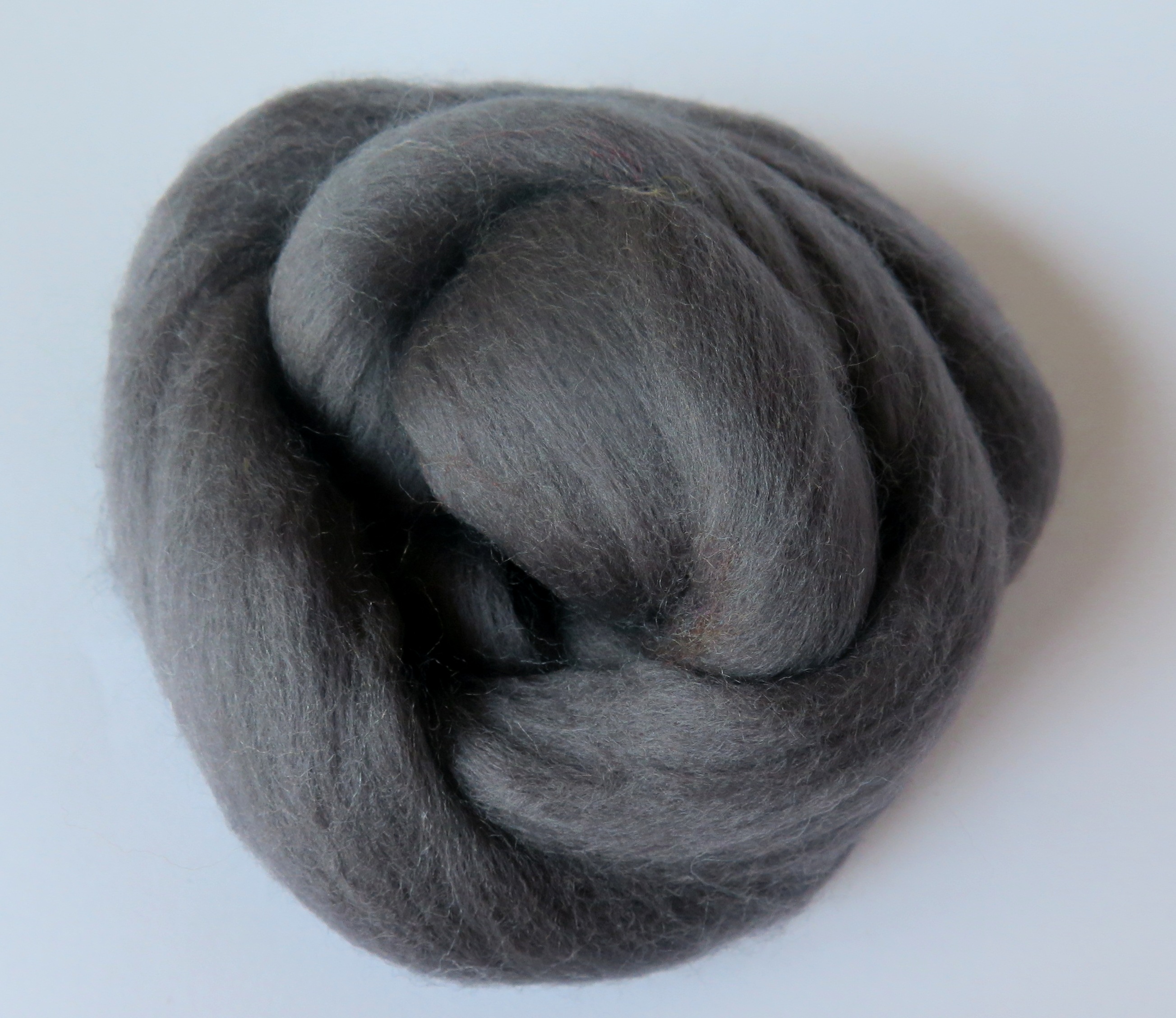 50 g  Merino  vlna -  sivá tmavá