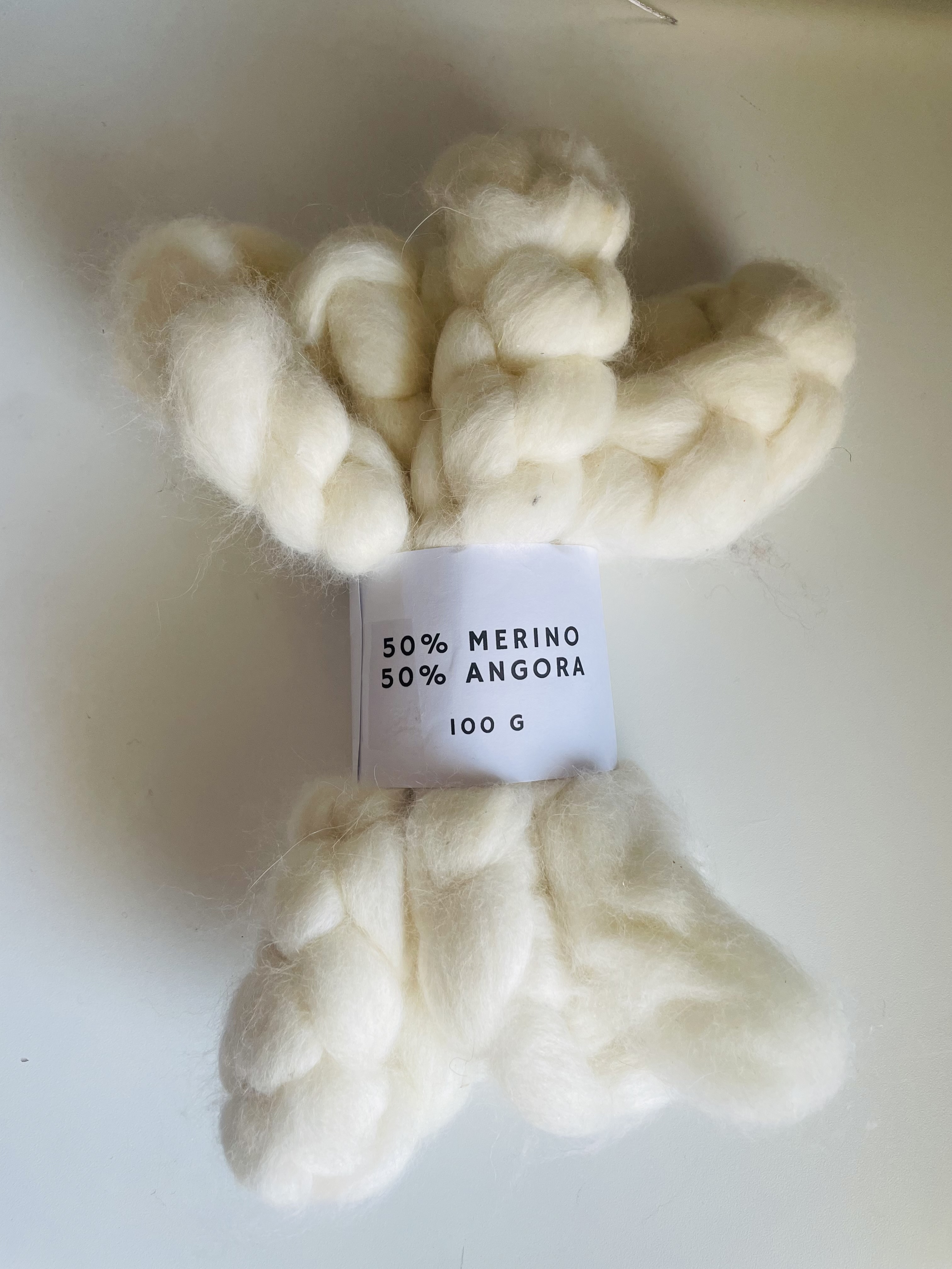 100 g  Slovenská vlna- Mix Merino- angora v česanci, natural